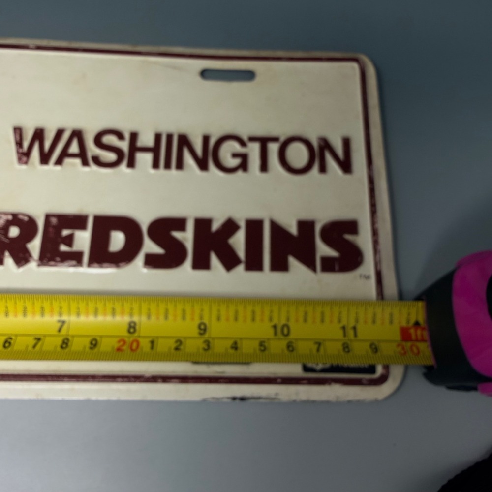 Vtg Washington Redskins NFL Metal License Plate Tag Helmet Logo Burgundy White - Picture 6 of 10